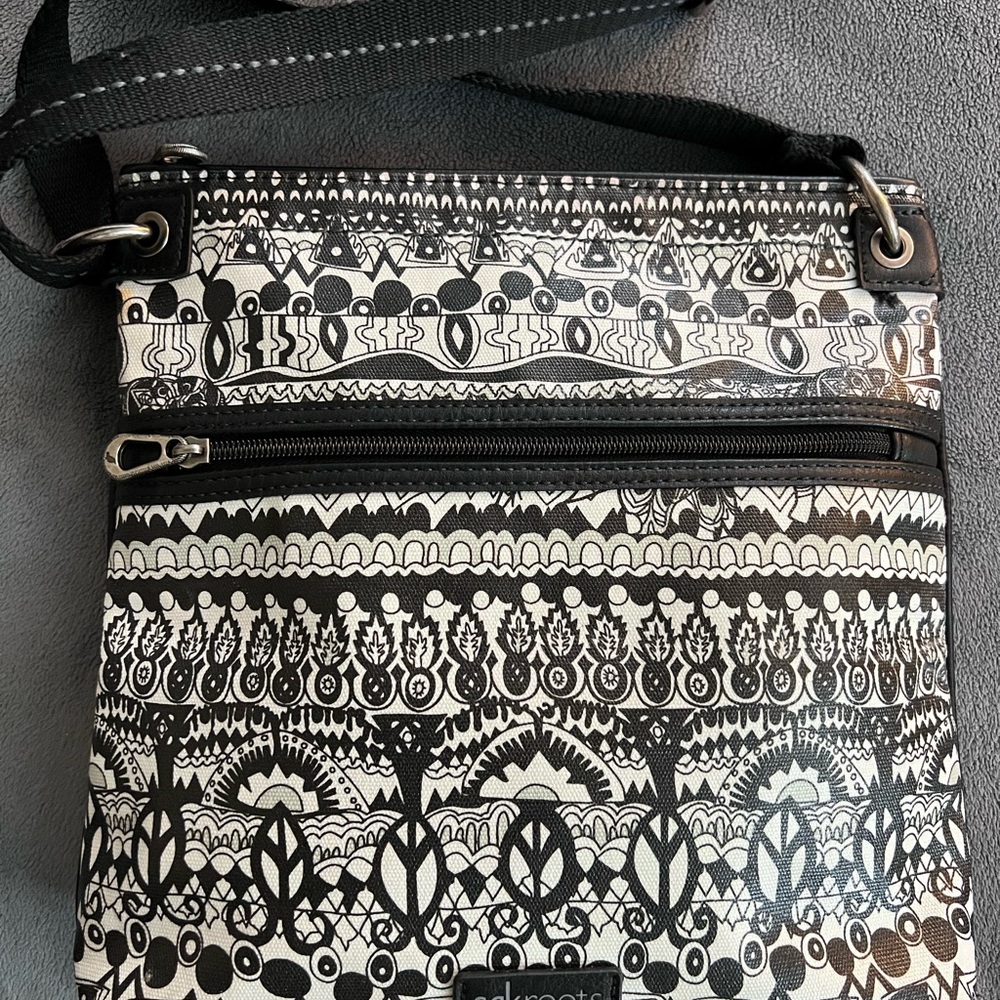 NWOT Sakroots flat crossbody bag purse